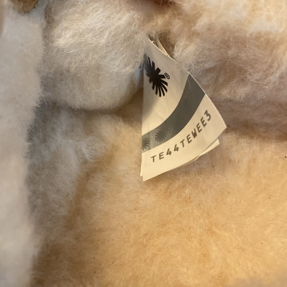 Ugg Dakota slippers - Picture 10 of 11